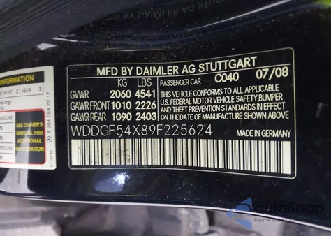 2009 Mercedes-Benz C 300 Luxury/Sport z USA, uszkodzony, nr VIN WDDGF54X89F225624